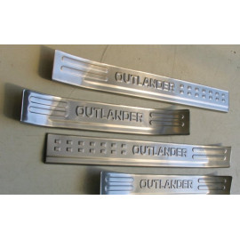 Накладки на пороги Mitsubishi Outlander 2017